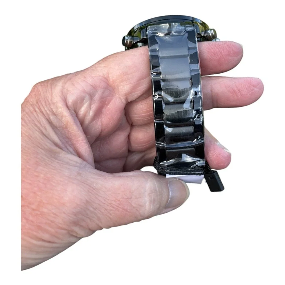 KT Kat-Wach bold timepiece